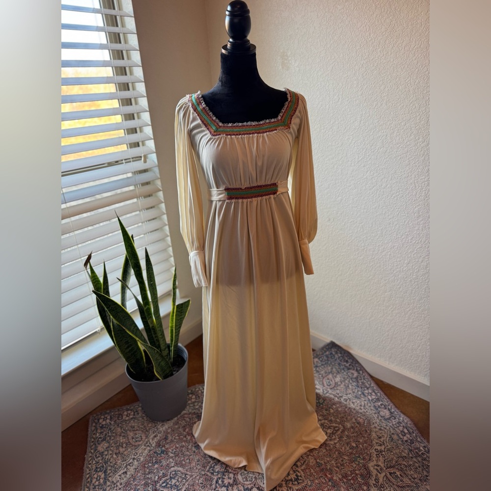 Vintage Cream Medieval Style Long Sleeve Dress